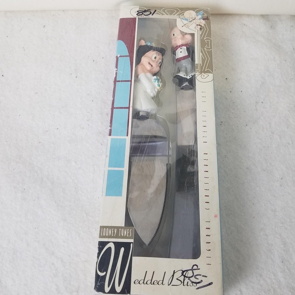Warner Bros Looney Tunes Cake Server Set White NWOT Wedded anniversary porky pig